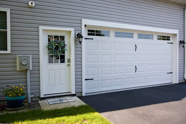 24/7 Emergency Garage Door Panel Replacement experts in Newport, SC